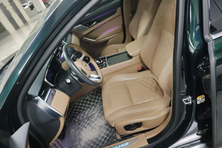 捷豹XFL 2022款 XFL 2.0T P250 两驱尊享豪华版局部细节19