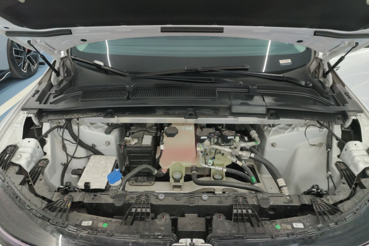 小鹏G6 2023款 580 长续航 Pro机舱底盘24