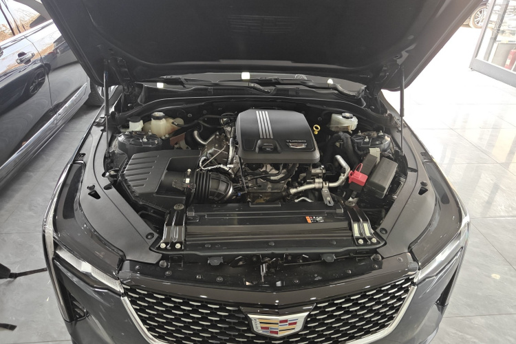 凯迪拉克CT4 2021款 28T 豪华型机舱底盘24