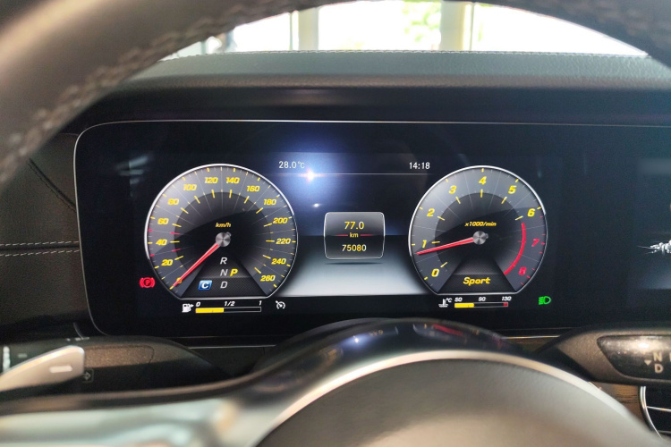 奔驰E级 2019款 改款 E 300 L 运动时尚型局部细节14