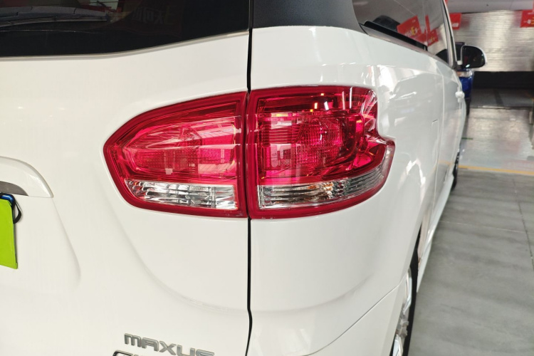 上汽大通MAXUS 大通G10 2018款 PLUS 2.0T 自动智享版车身外观9