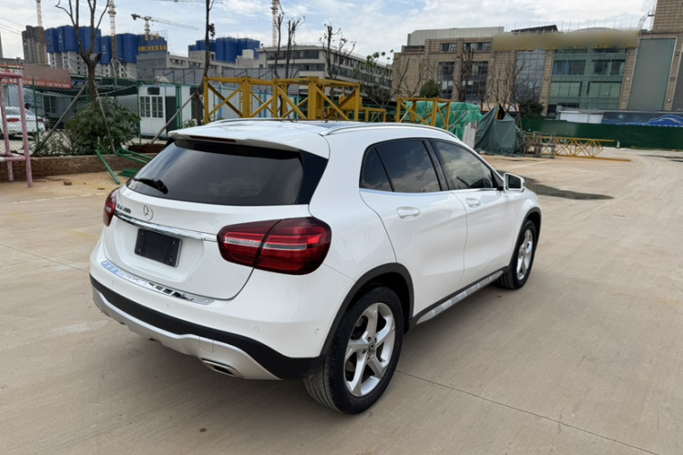 奔驰GLA 2017款 GLA 200 动感型车身外观6006