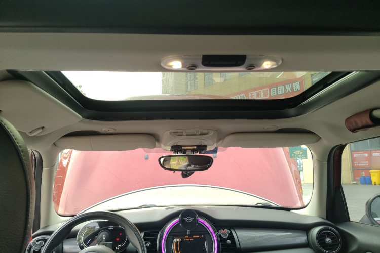 MINI 2016款 1.5T COOPER 五门版中控内饰22