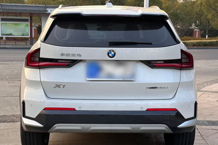 宝马X1 2023款 sDrive25Li X设计套装车身外观6009