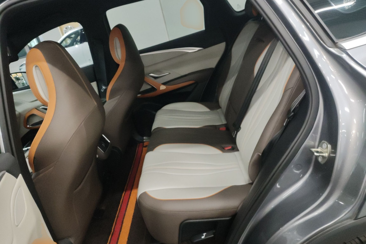 比亚迪 宋Pro新能源 2022款 DM-i 51km 豪华型中控内饰21