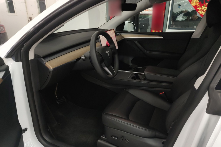 特斯拉 Model Y 2022款 改款 后轮驱动版中控内饰7003