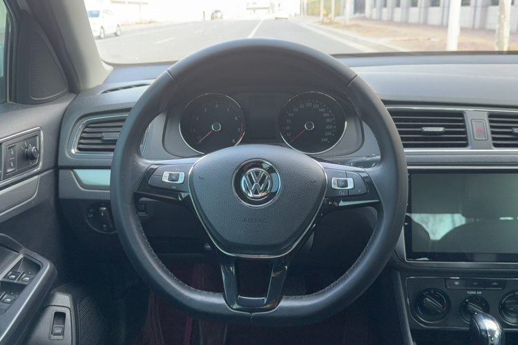 大众 朗逸 2017款 1.6L 自动舒适版中控内饰7001