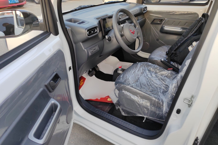 五菱汽车 五菱之光新能源 2025款 201km 标准型中控内饰20