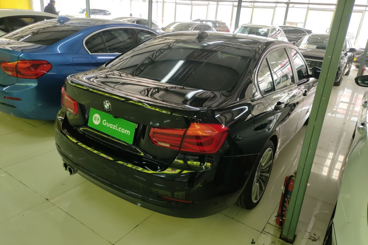 宝马3系 2019款 320Li 时尚型车身外观7