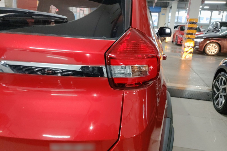 奇瑞 瑞虎3X 2018款 1.5L 自动舒适版车身外观9