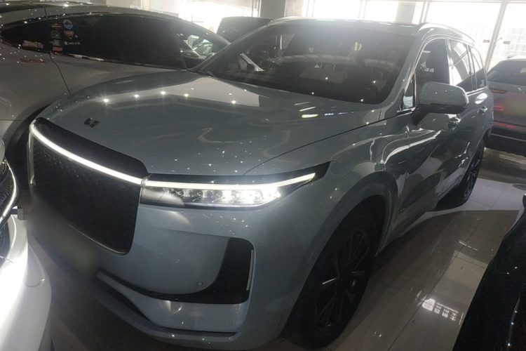 理想汽车 理想ONE 2020款 增程6座版车身外观2