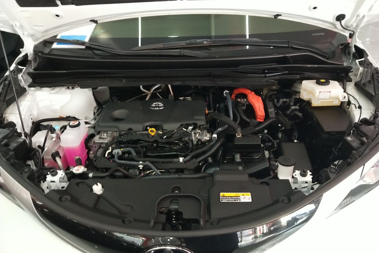 丰田 赛那SIENNA 2024款 2.5L混动 四驱尊贵版机舱底盘24