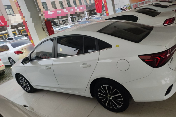 荣威i5 2021款 1.5L CVT钻石版车身外观4