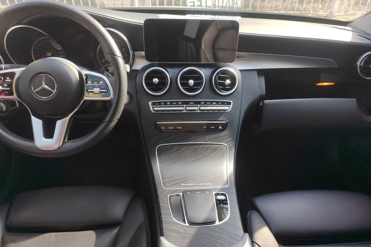 奔驰C级 2019款 C 260 L 运动版中控内饰12