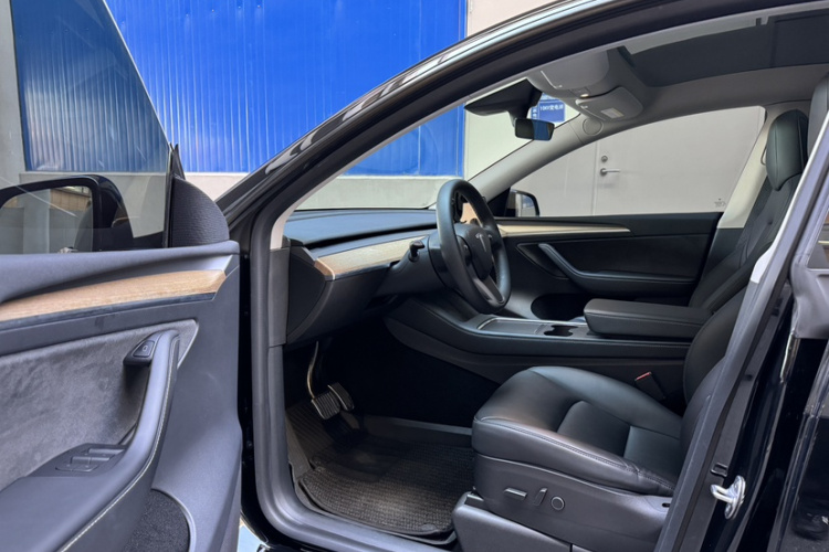 特斯拉 Model Y 2022款 后轮驱动版中控内饰7006