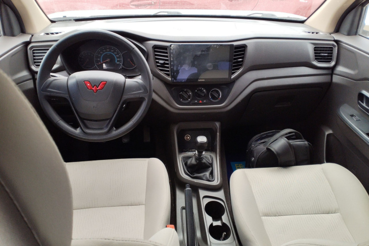 五菱汽车 五菱宏光V 2021款 1.5L劲享版LAR中控内饰12