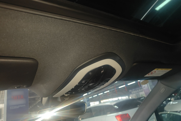 保时捷 2018款 Macan 2.0T中控内饰22