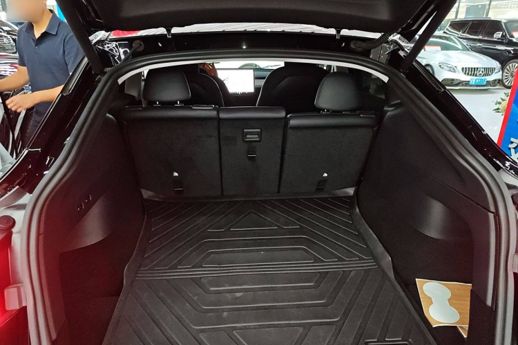 特斯拉 Model Y 2021款 标准续航后驱版中控内饰23