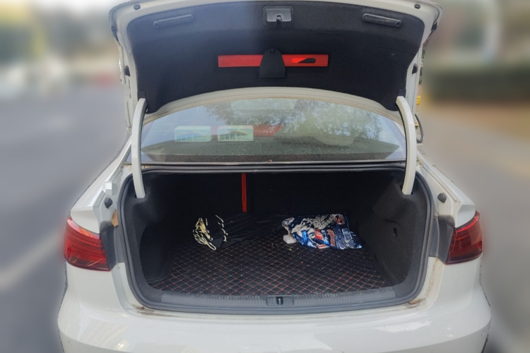 奥迪A3 2018款 30周年年型 Limousine 35 TFSI 进取型中控内饰23