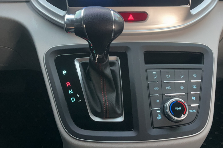 江淮瑞风 瑞风M4 2022款 2.0TGDI 自动商旅版局部细节18