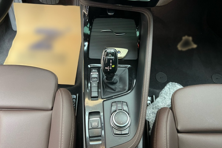 宝马X2 2023款 sDrive25i M运动曜夜版中控内饰7004