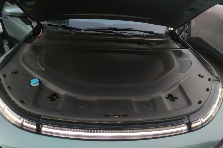 小鹏P7 2023款 P7i 702 Max机舱底盘24