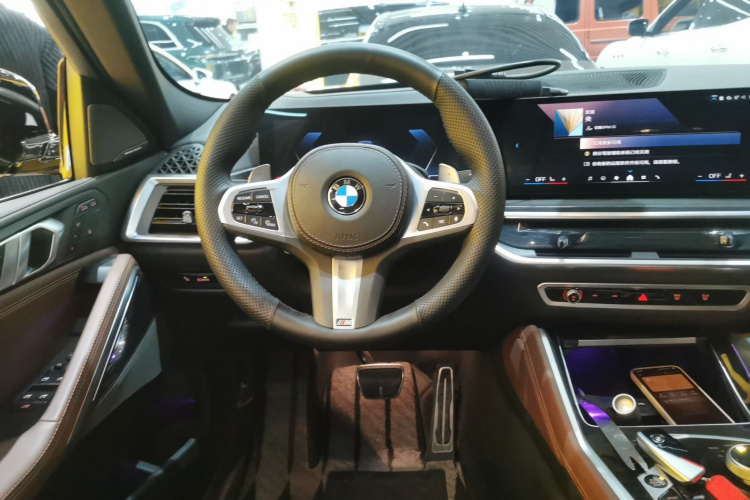 宝马X6 2023款 xDrive40i 尊享型 M运动套装中控内饰13