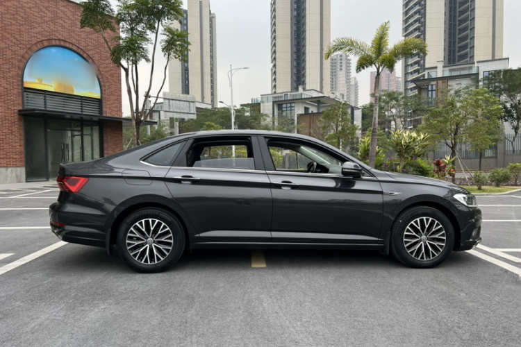 大众 速腾 2019款 280TSI DSG舒适型 国VI车身外观6008