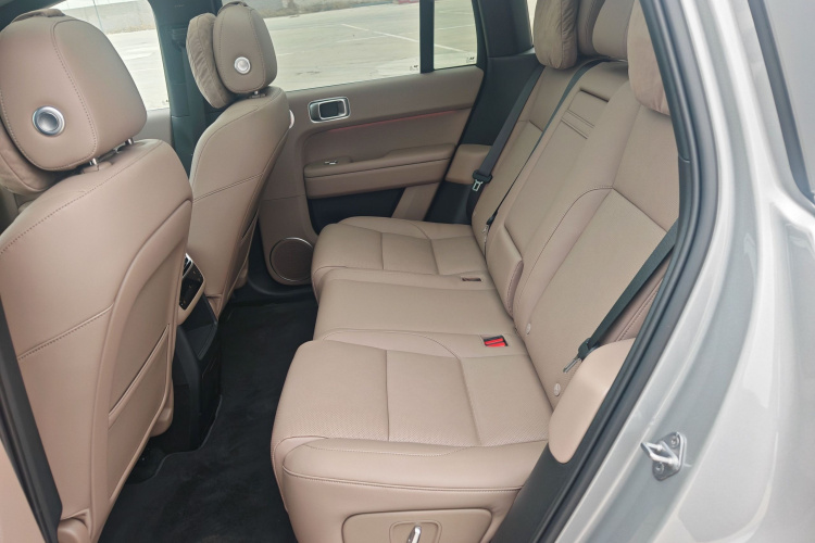 理想汽车 理想L6 2025款 Pro 智能焕新版中控内饰7004