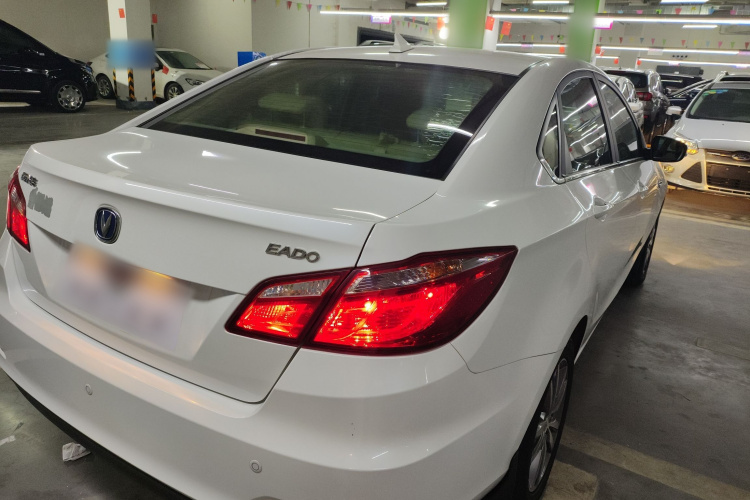 长安 逸动 2016款 1.6L 自动风尚型车身外观7