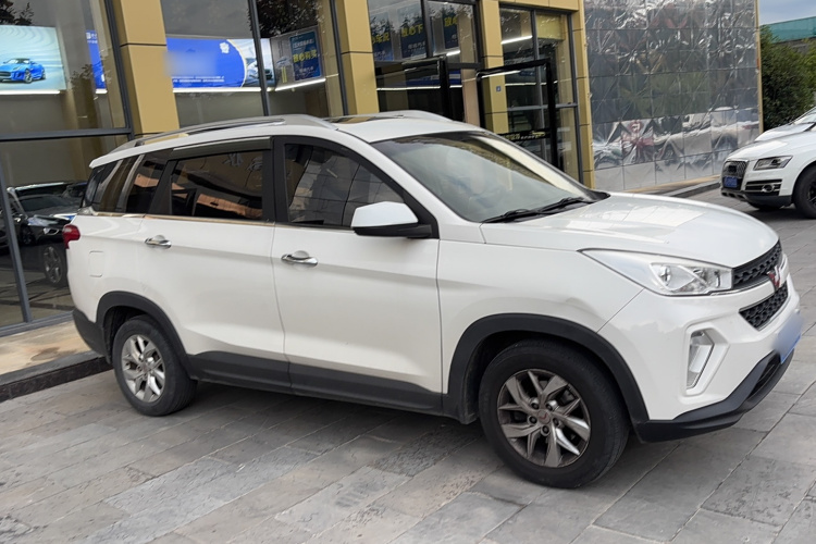 五菱汽车 五菱宏光S3 2018款 1.5L 手动豪华型 国V车身外观6002