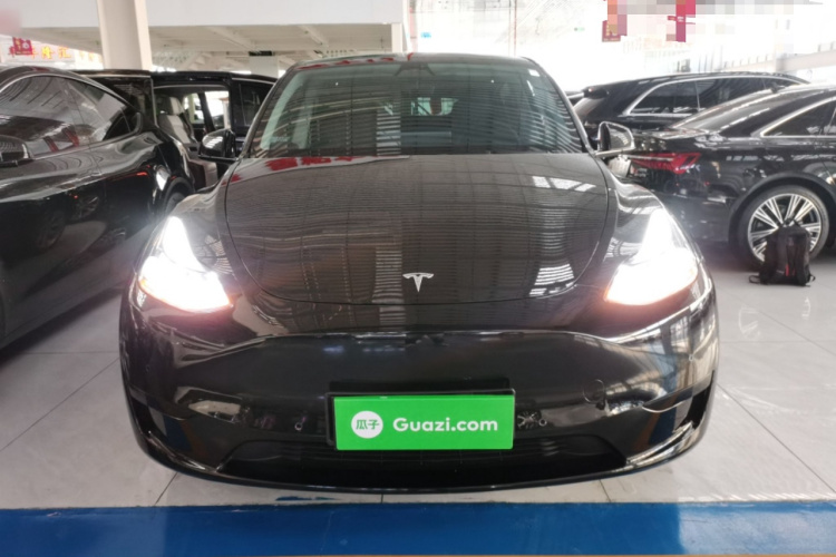 特斯拉 Model Y 2022款 改款 后轮驱动版车身外观2