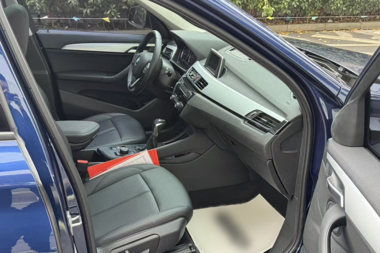 宝马X1 2018款 sDrive18Li 时尚型中控内饰7009