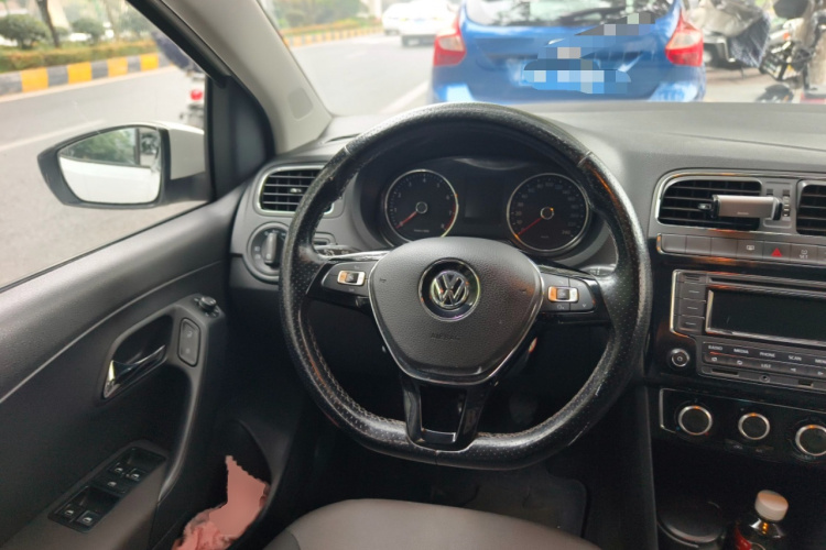 大众 Polo 2014款 1.4L 手动舒适版中控内饰13
