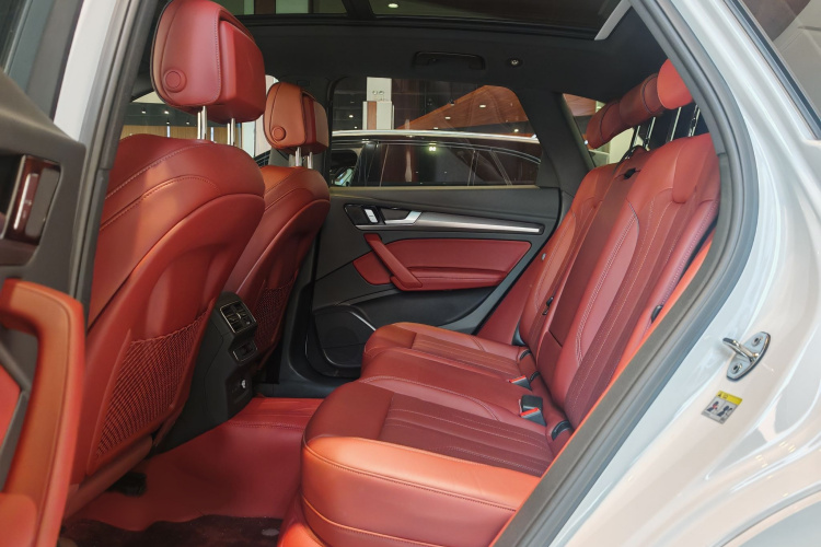 奥迪Q5L 2024款 40 TFSI 豪华动感型中控内饰7003