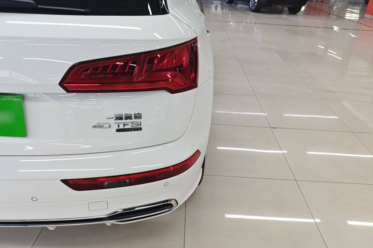 奥迪Q5L 2020款 改款 40 TFSI 荣享时尚型车身外观6006