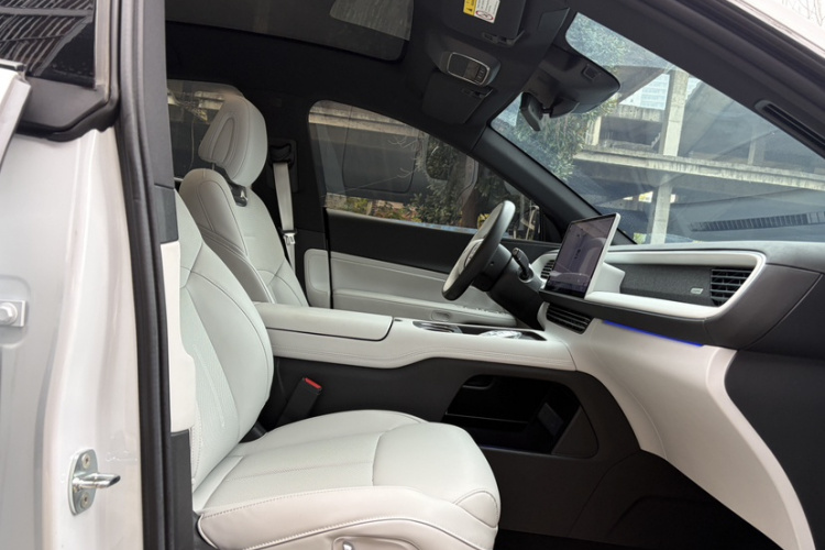 小鹏G6 2023款 580 长续航 Pro局部细节41