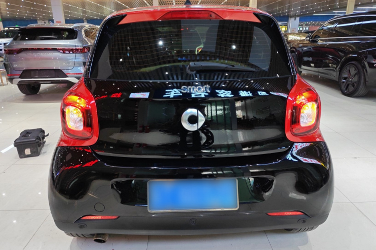 smart forfour 2016款 1.0L 52千瓦激情版车身外观6004