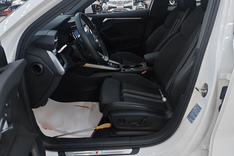 奥迪A3 2023款 改款 Sportback 35 TFSI 时尚运动型中控内饰19