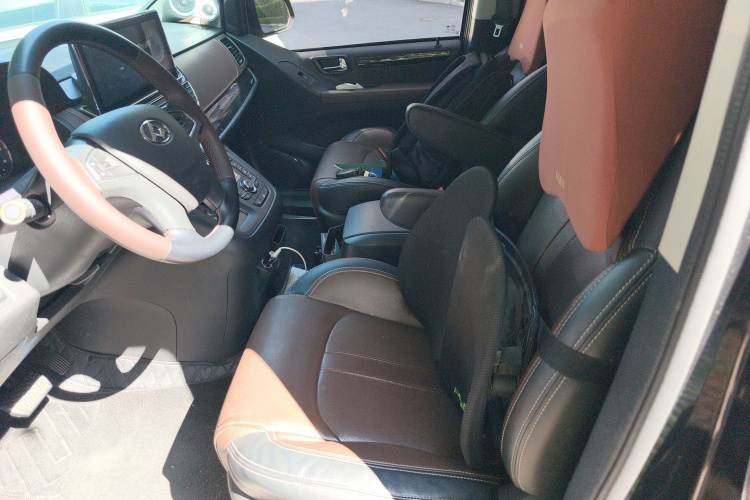 上汽大通MAXUS 大通G10 2018款 PLUS 2.0T 自动旗舰版局部细节19