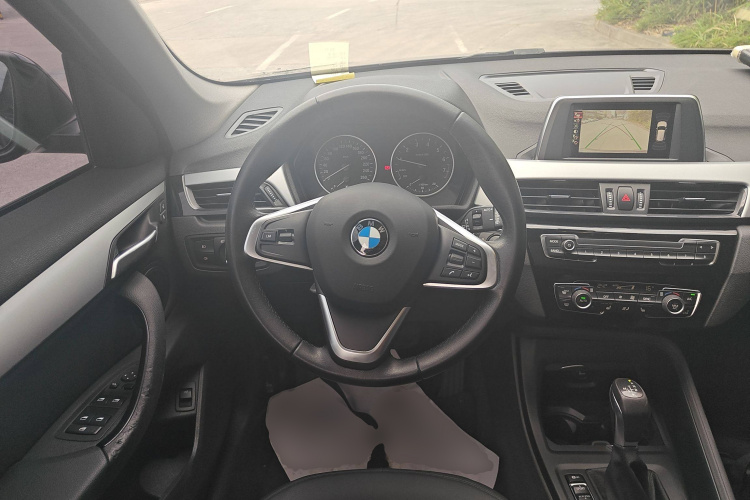 宝马X1 2016款 sDrive18Li 尊享型中控内饰13