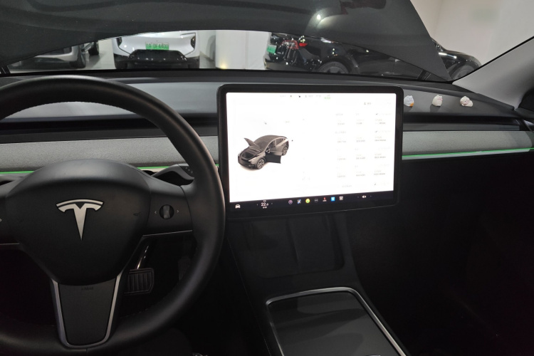 特斯拉 Model Y 2024款 后轮驱动版中控内饰7002