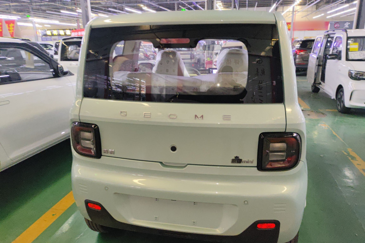 吉利银河 2024款 熊猫mini 200km 耐力熊车身外观6