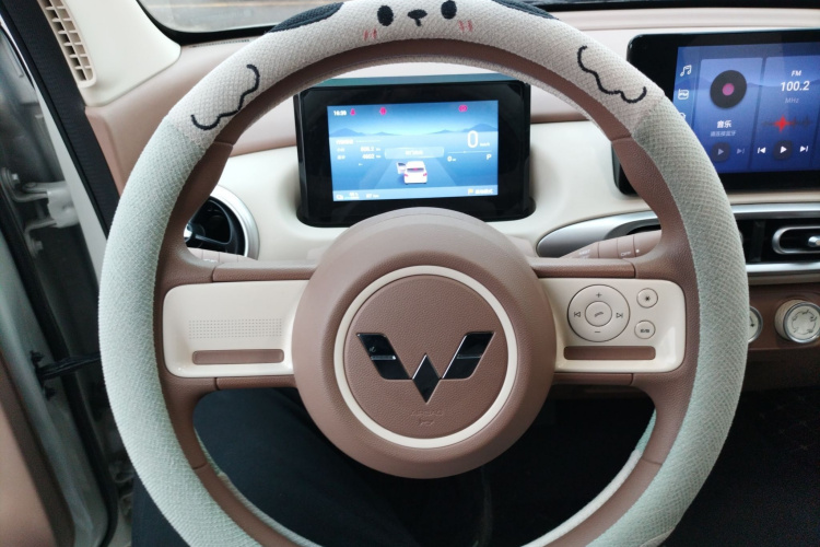 五菱汽车 宏光MINIEV 2025款 四门版 臻享+款中控内饰13