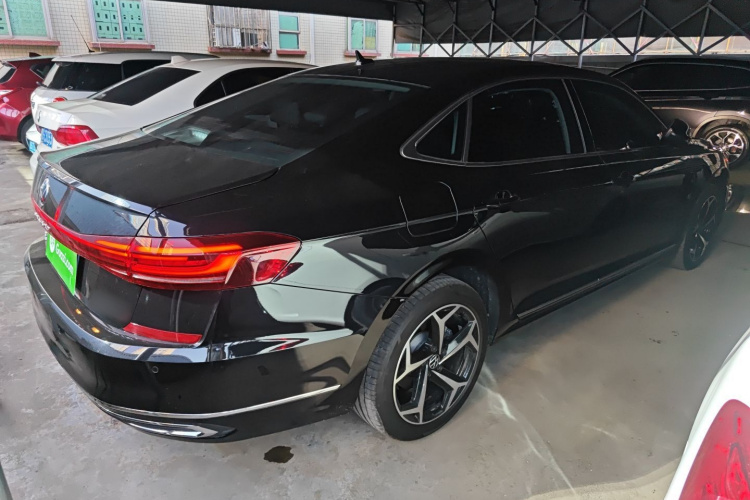 大众 帕萨特 2025款 出众款 380TSI 星空龙腾版车身外观6005