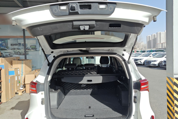 捷途X70 2020款 1.5T DCT悦行版 5座机舱底盘23