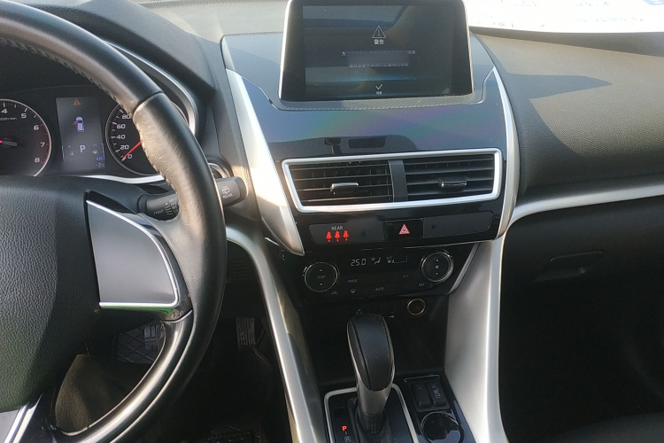 三菱 奕歌 2019款 1.5T CVT两驱梦想版 国VI中控内饰12