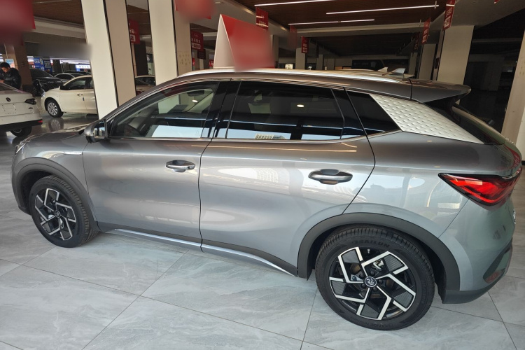 比亚迪 元PLUS 2024款 荣耀版 510KM 超越型车身外观6005