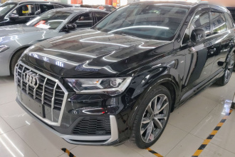 奥迪Q7 2023款 55 TFSI quattro S line运动型