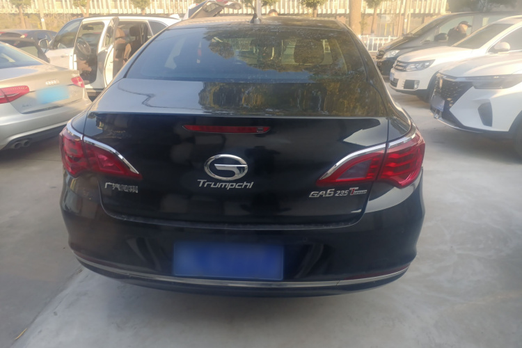 广汽传祺 传祺GA6 2016款 235T DCT豪华版车身外观6004